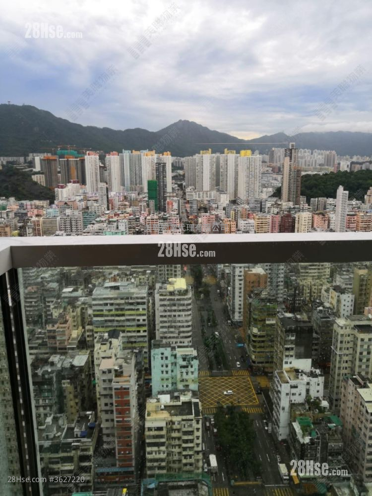 Park One Sell 3 Bedrooms , 1 Bathroom 419 ft² ( 38.9 m² )