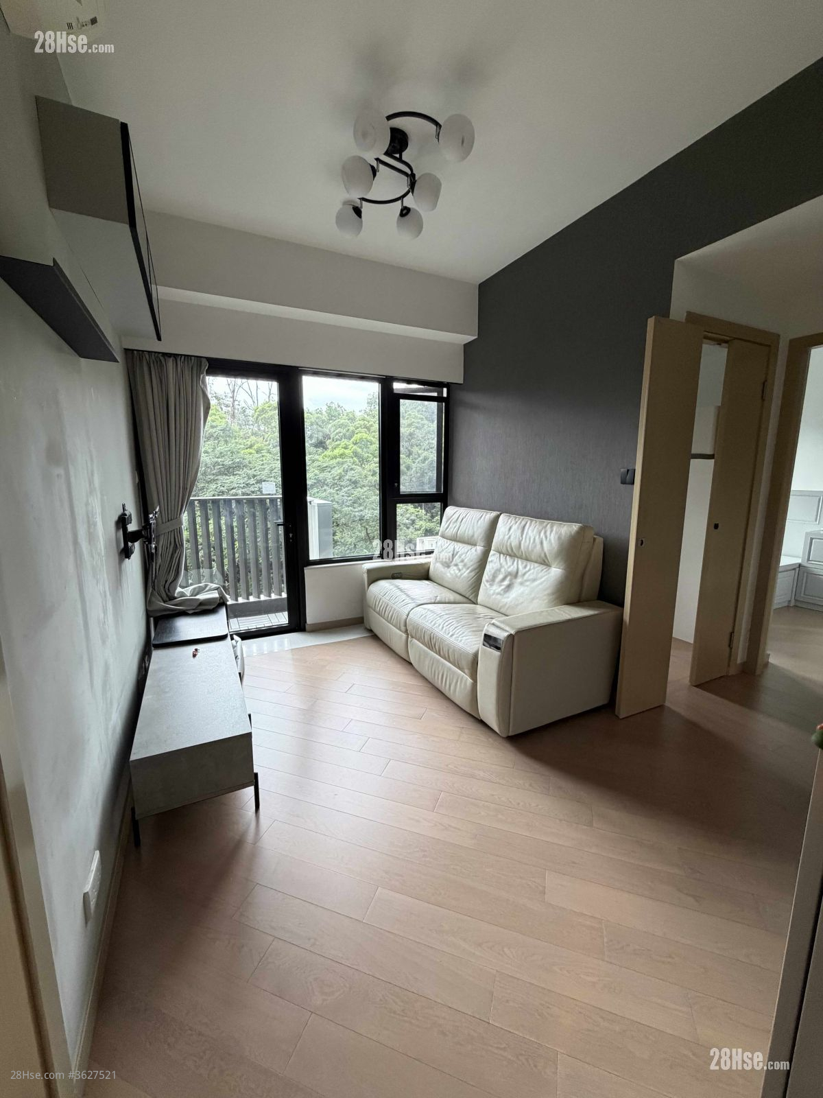 Mount Regency Rental 460 ft² ( 42.7 m² )