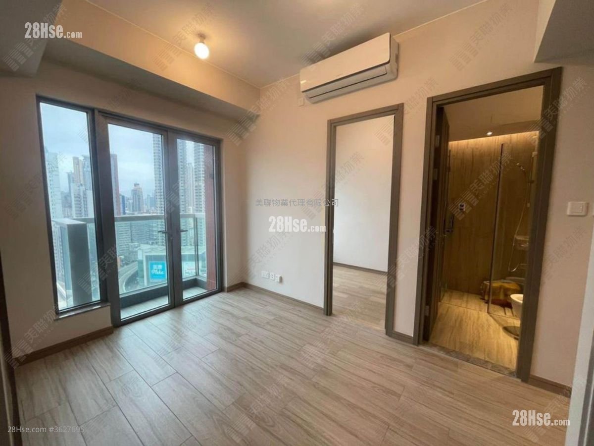 Park One Sell 2 Bedrooms , 1 Bathroom 367 ft² ( 34.1 m² )