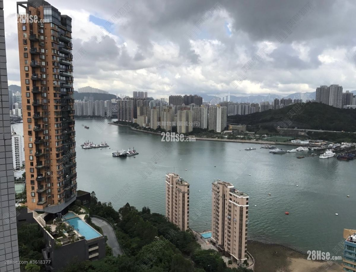 Hanley Villa Rental 3 Bedrooms , 2 Bathrooms 733 ft² ( 68.1 m² )