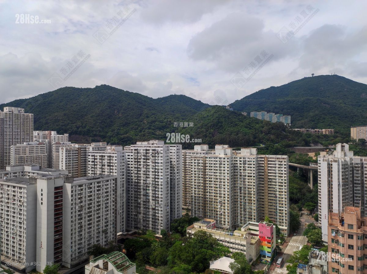 The Ascent Sell 2 Bedrooms , 1 Bathroom 407 ft² ( 37.8 m² )