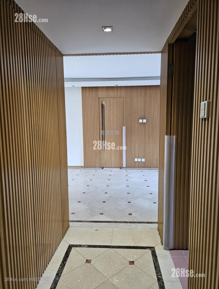 琼峰台 租盘 1,058 平方尺 ( 98.3 平方米 )