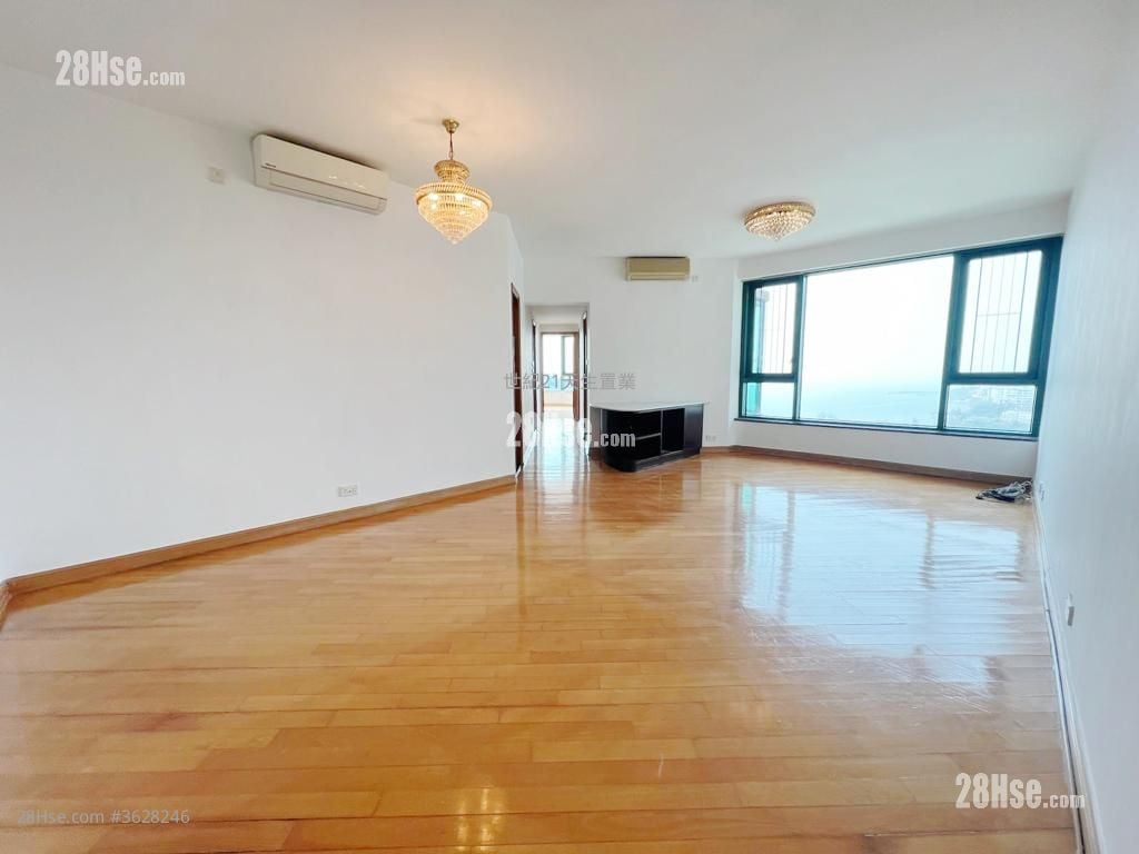 Palatial Coast Rental 4 Bedrooms , 3 Bathrooms 1,212 ft² ( 112.6 m² )