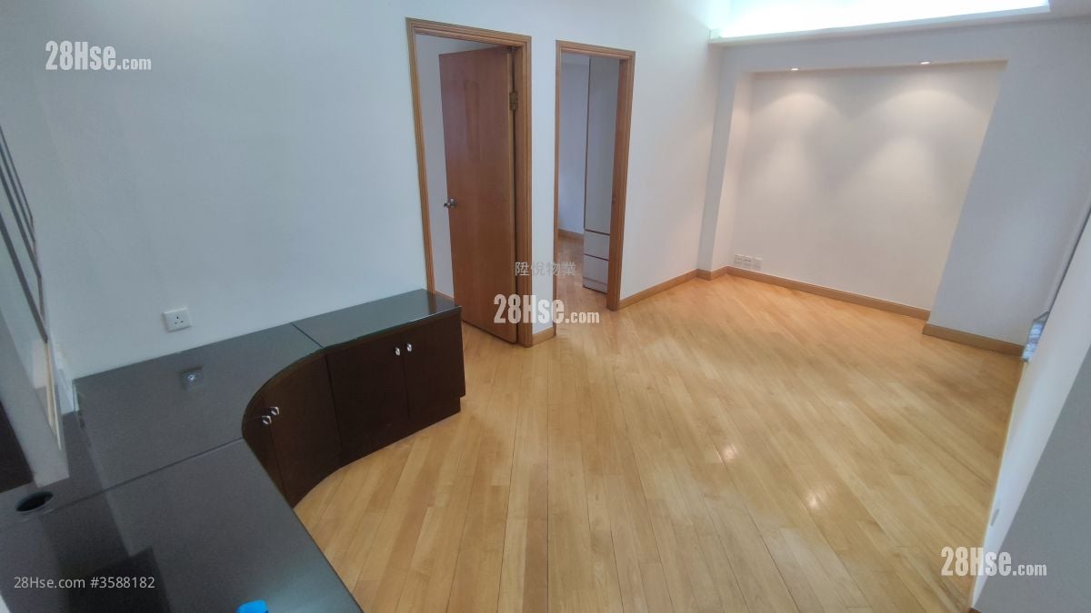 顺利大厦 租盘 2 房 , 1 浴室 450 平方尺 ( 41.8 平方米 )