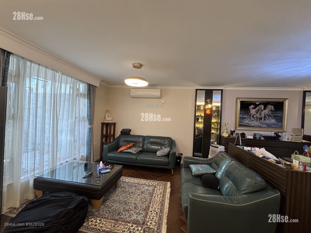 地利黄金阁 租盘 3 房 1,400 平方尺 ( 130.1 平方米 )