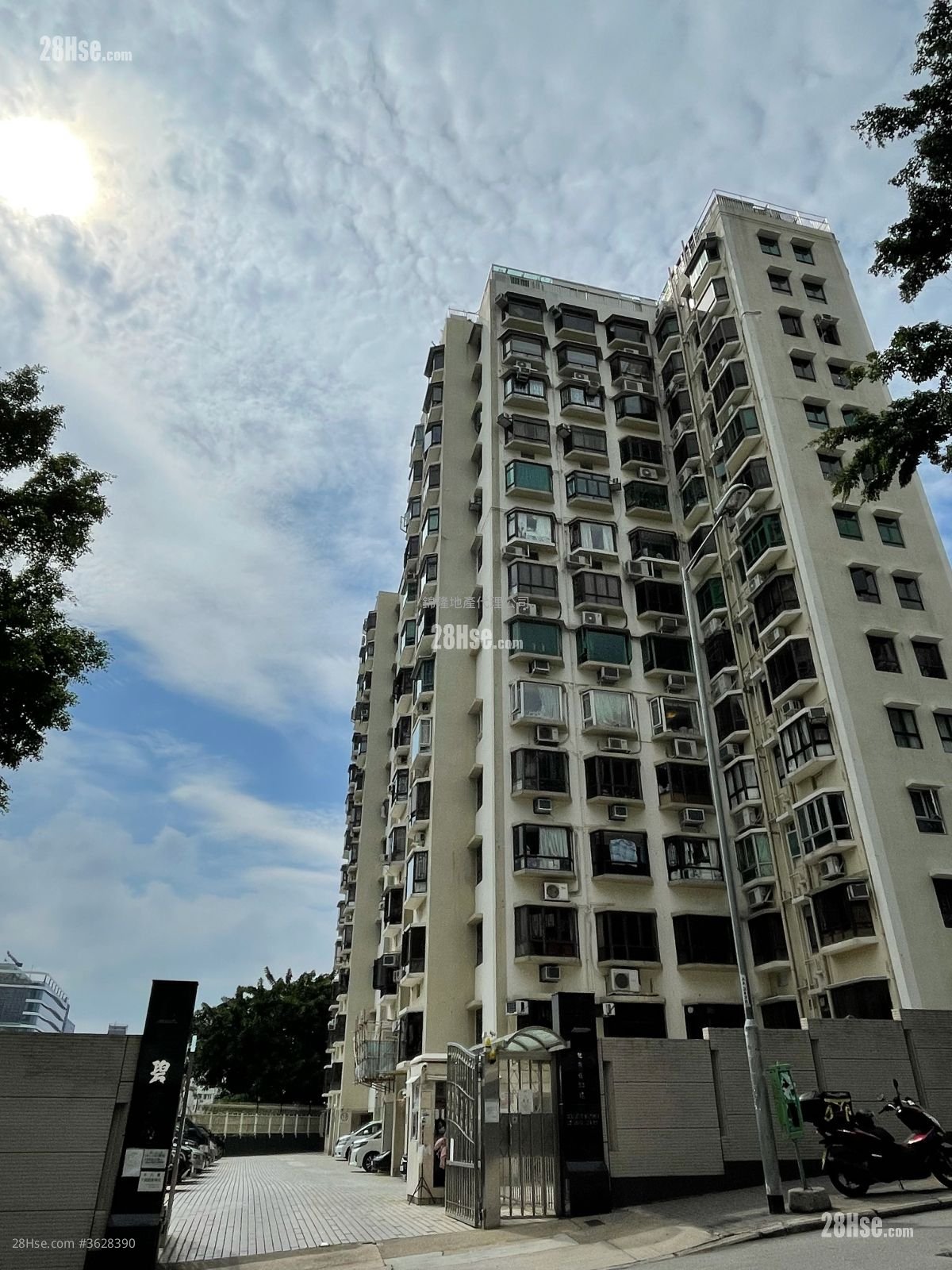 碧丽苑 租盘 3 房 , 2 浴室 717 平方尺 ( 66.6 平方米 )