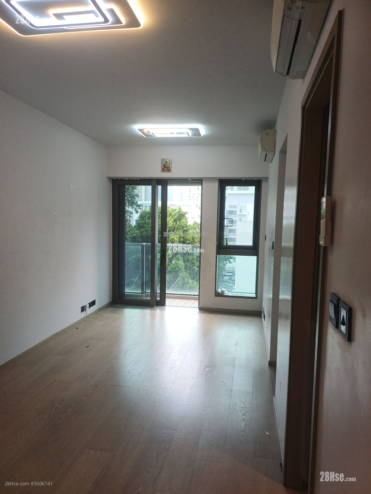 Phase 1B Of The Campton Rental 3 Bedrooms , 1 Bathroom 618 ft² ( 57.4 m² )