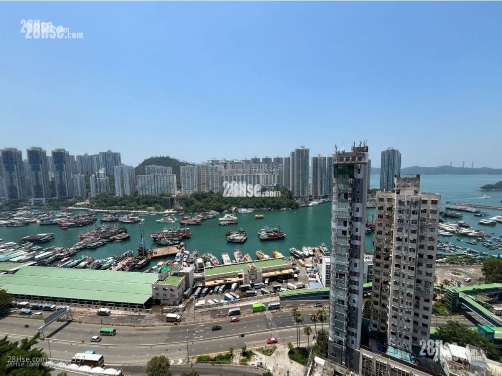 South Coast Rental 2 Bedrooms , 1 Bathroom 254 ft² ( 23.6 m² )