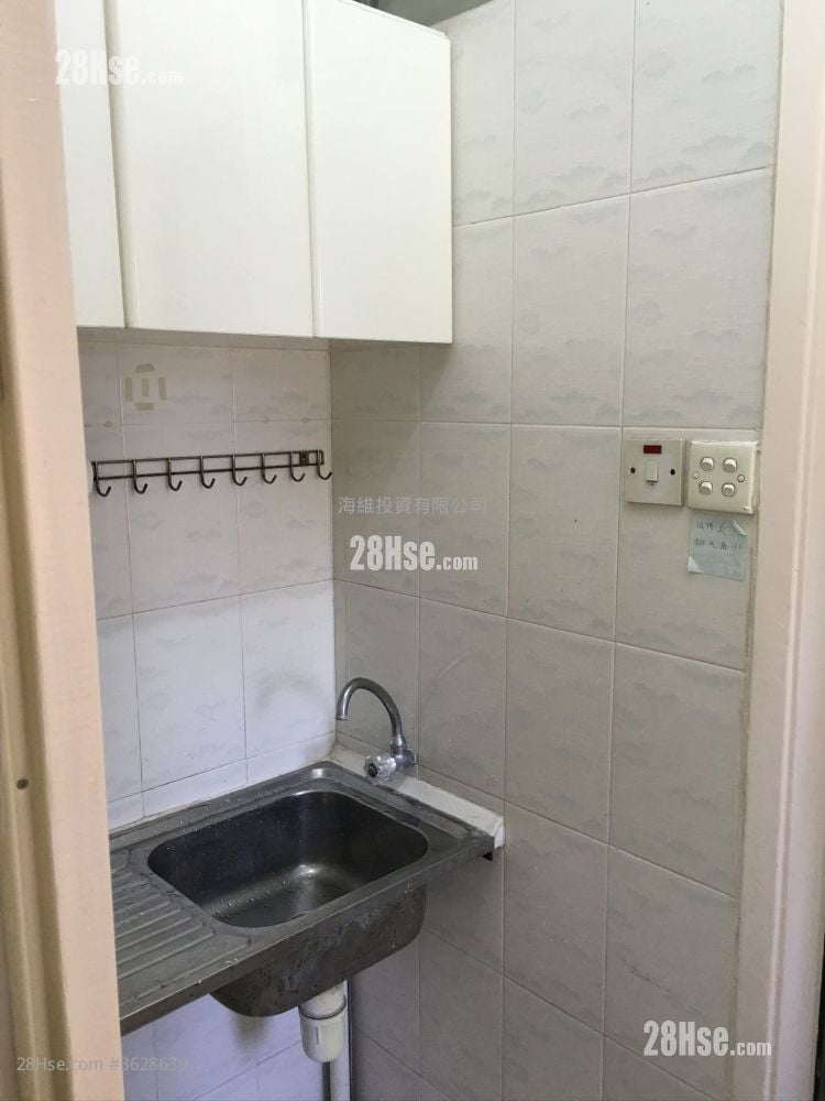 Yuen Shing Building Rental 2 Bedrooms 306 ft² ( 28.4 m² )