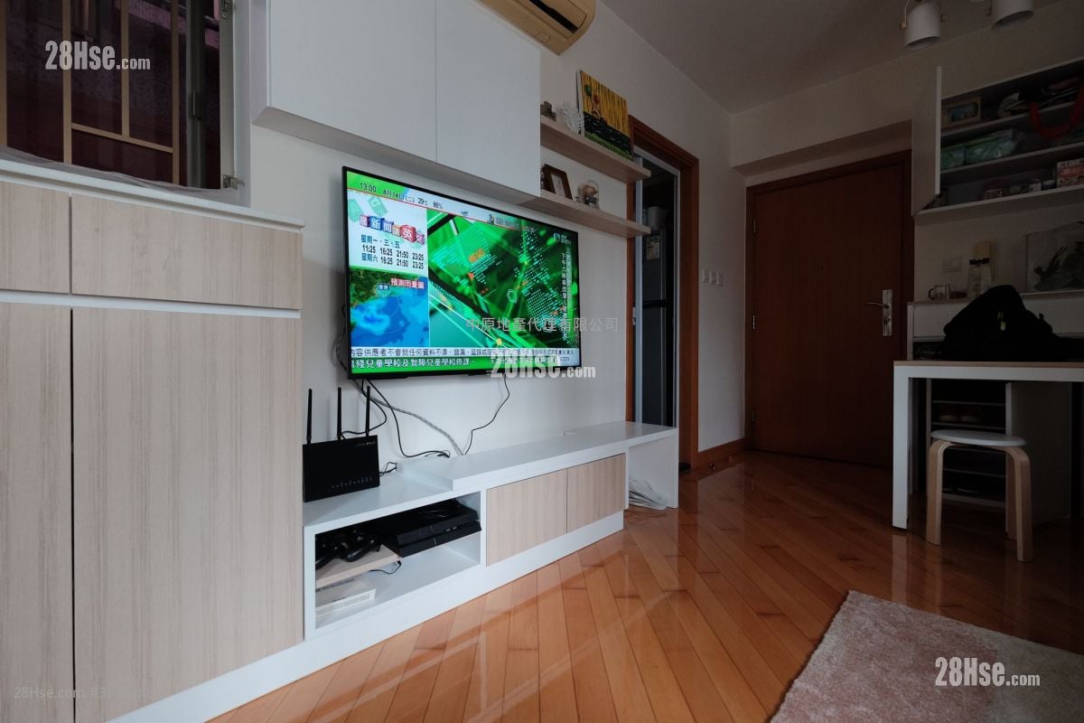 Yoho Town Sell 2 Bedrooms 393 ft² ( 36.5 m² )