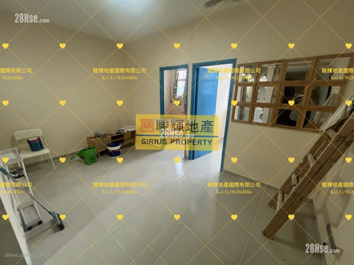 Luen On Building Rental 2 Bedrooms , 1 Bathroom 327 ft² ( 30.4 m² )