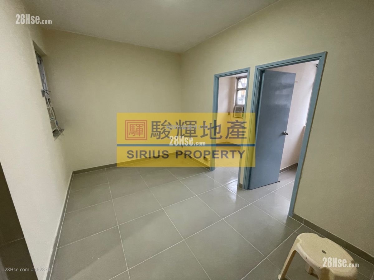 Luen On Building Rental 2 Bedrooms , 1 Bathroom 327 ft² ( 30.4 m² )