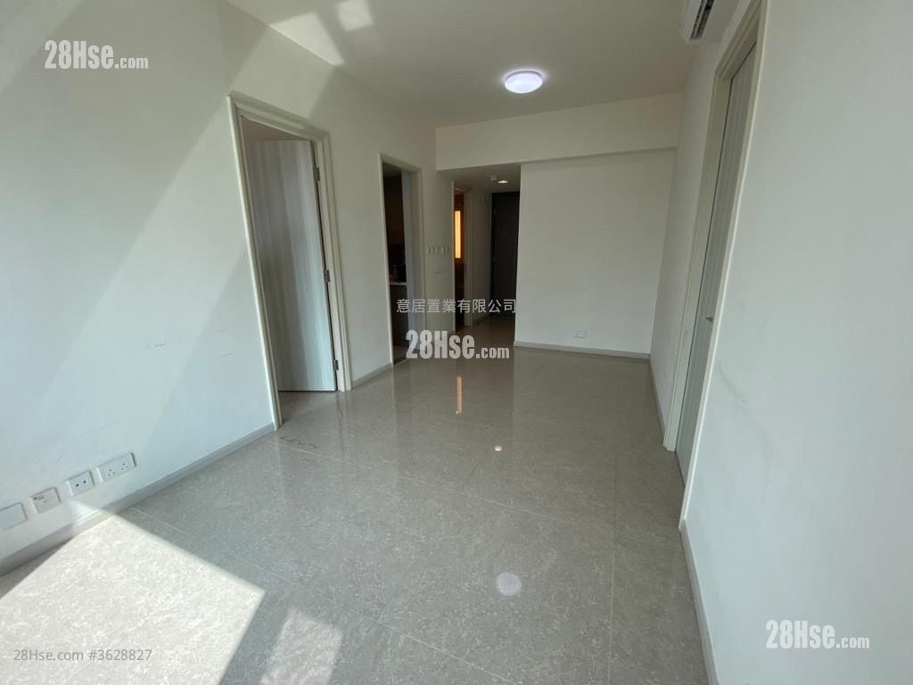 Yuccie Square Rental 2 Bedrooms , 1 Bathroom 425 ft² ( 39.5 m² )