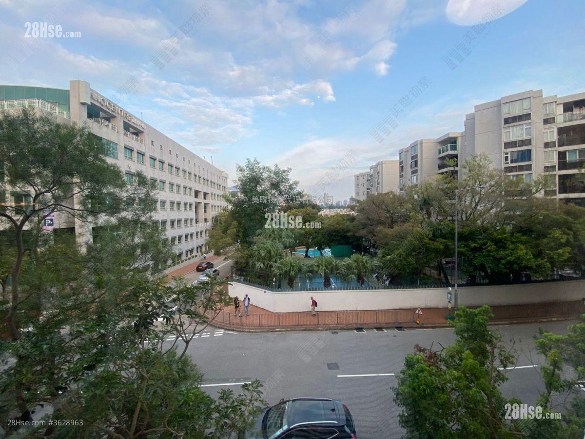 Parc Oasis Rental 3 Bedrooms , 2 Bathrooms 681 ft² ( 63.3 m² )