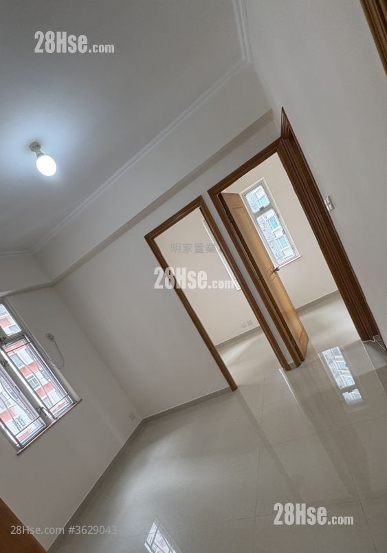 华新大厦 租盘 2 房 , 1 浴室 302 平方尺 ( 28.1 平方米 )