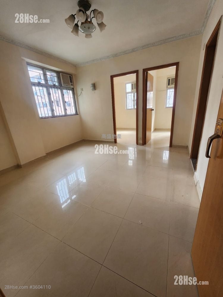 Golden Building Rental 2 Bedrooms , 1 Bathroom 347 ft² ( 32.2 m² )