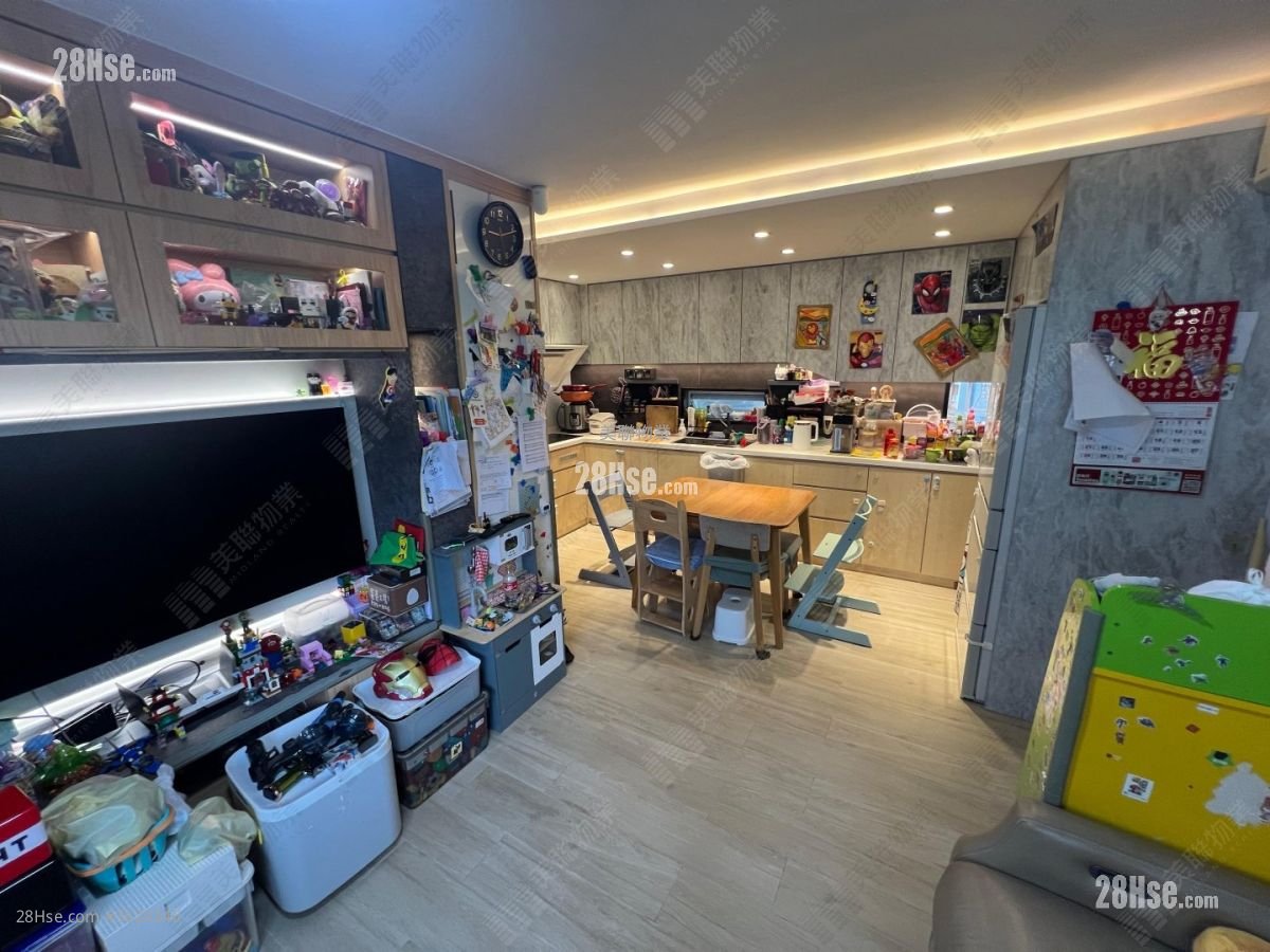 Serene Garden Sell 3 Bedrooms , 1 Bathroom 590 ft² ( 54.8 m² )