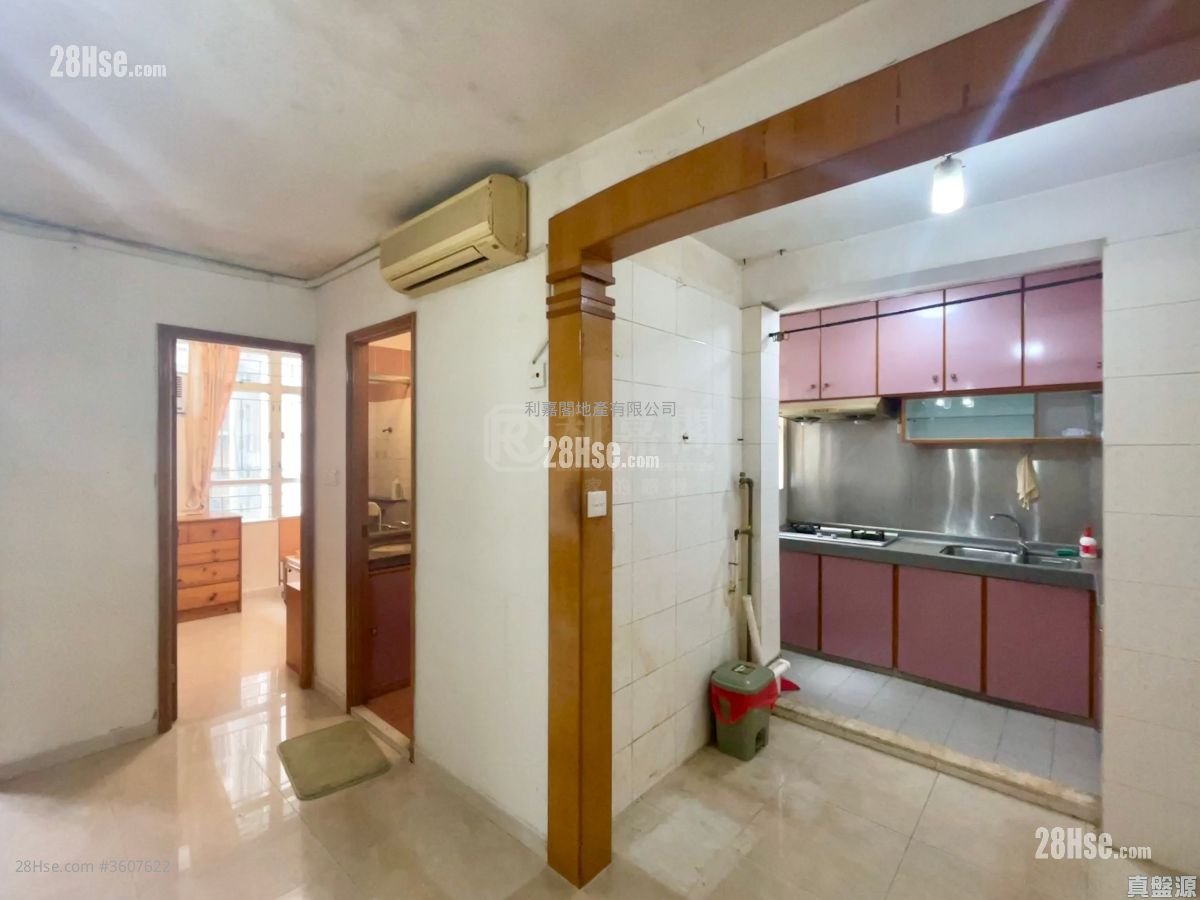 Tong Ming Court Sell 2 Bedrooms , 1 Bathroom 433 ft² ( 40.2 m² )