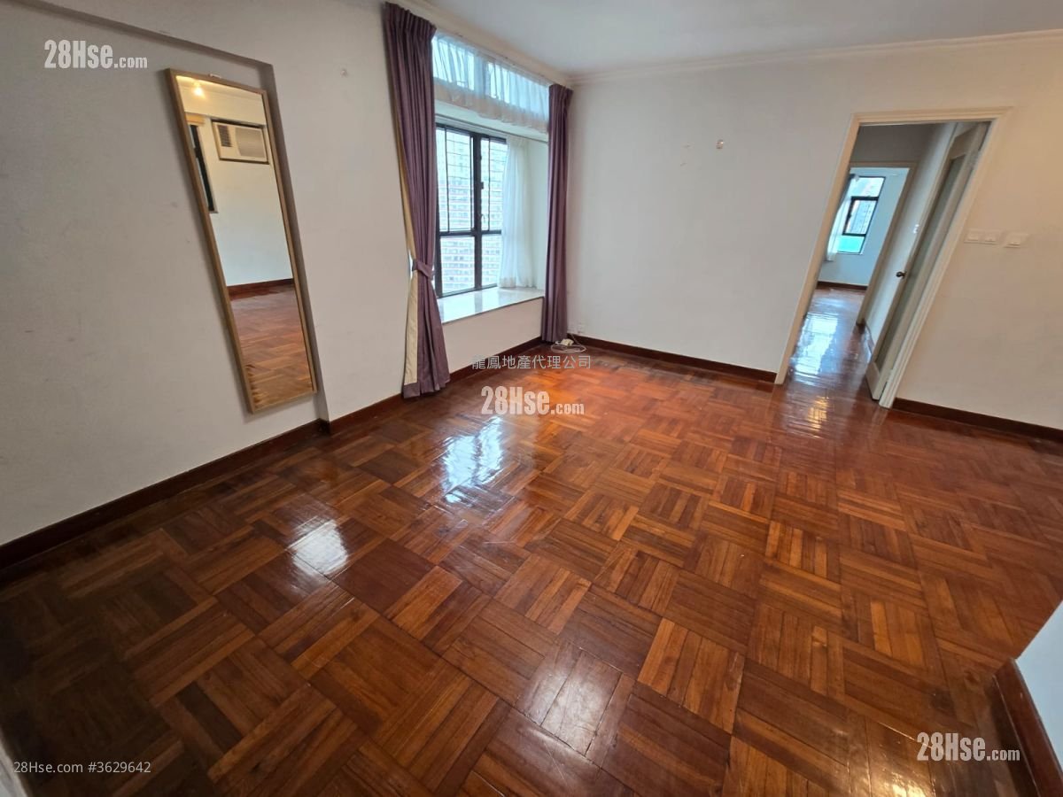 Prosperous Garden Sell 3 Bedrooms , 2 Bathrooms 700 ft² ( 65.0 m² )