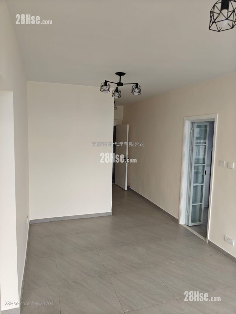 The Waterside Rental 2 Bedrooms 482 ft² ( 44.8 m² )