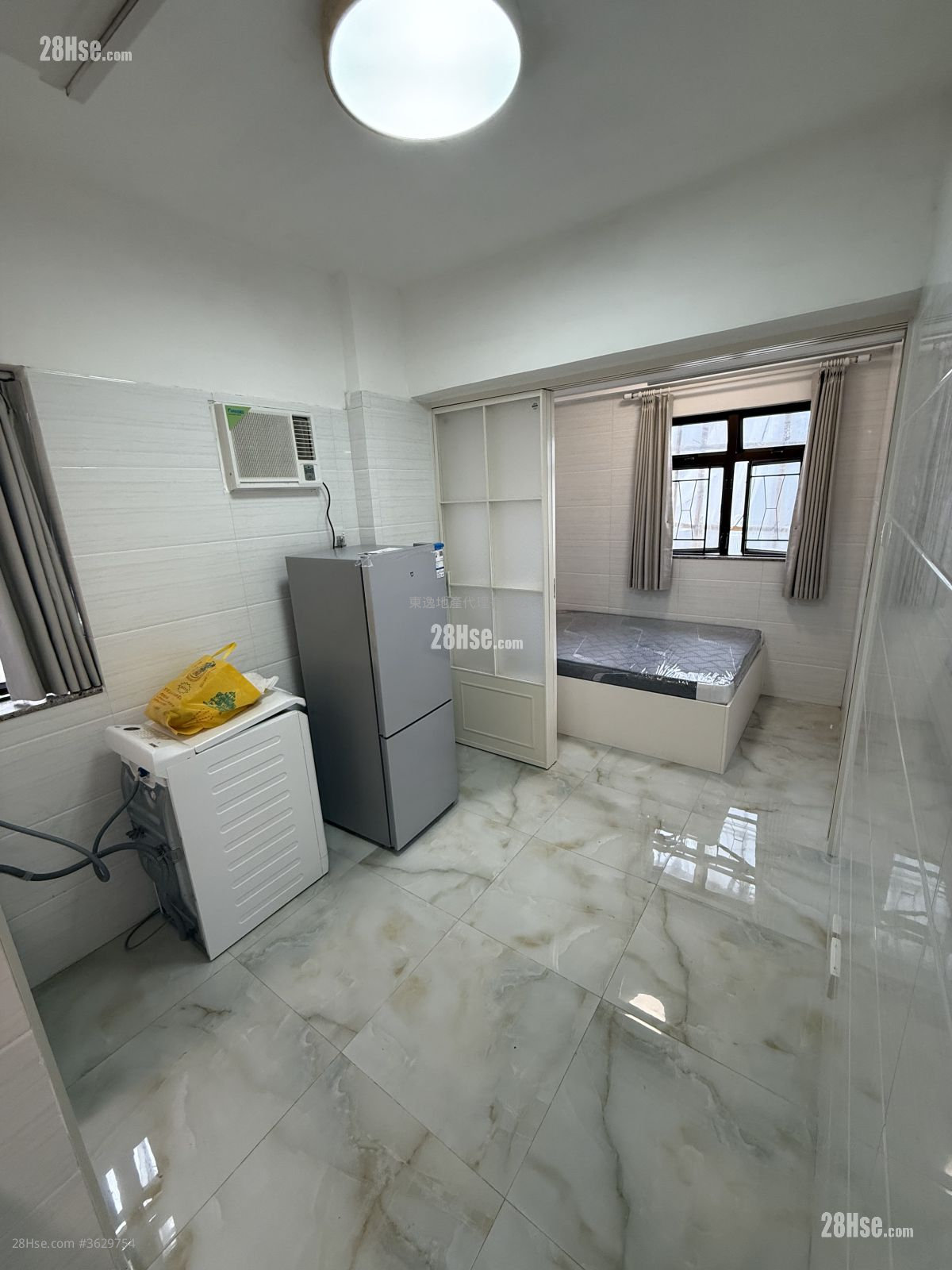 Wah Lok Building Rental Studio , 1 Bathroom 100 ft² ( 9.3 m² )