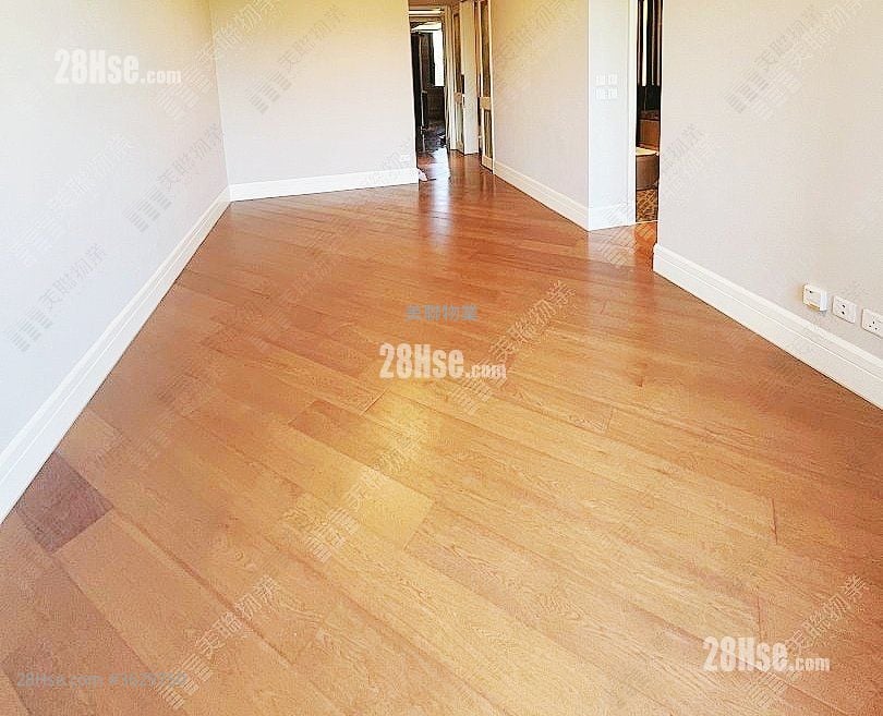 高尔夫御苑 售盘 3 房 , 3 浴室 959 平方尺 ( 89.1 平方米 )