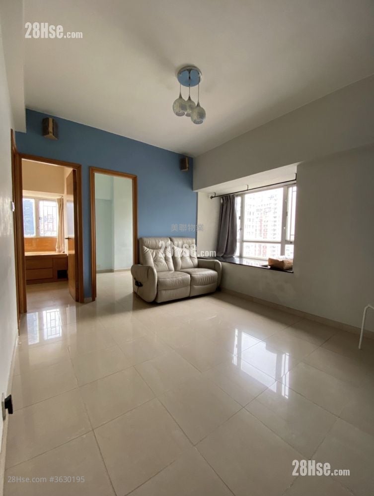 Tsuen Kam Centre Sell 2 Bedrooms , 1 Bathroom 354 ft² ( 32.9 m² )