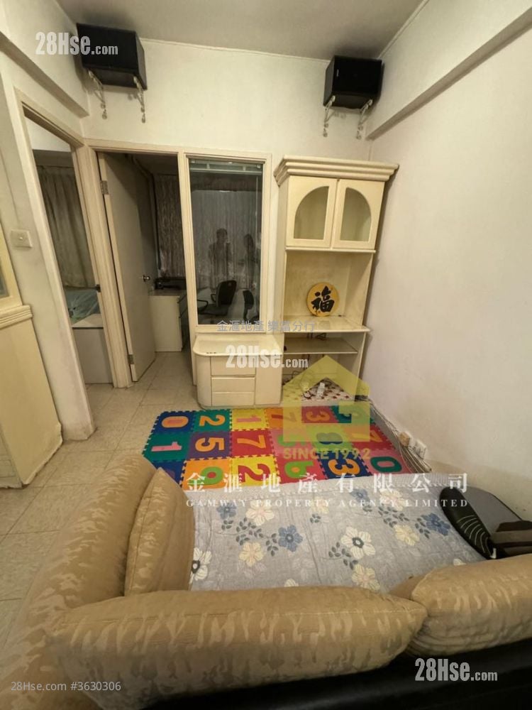 Kam Kwok Building Sell 2 Bedrooms , 1 Bathroom 367 ft² ( 34.1 m² )