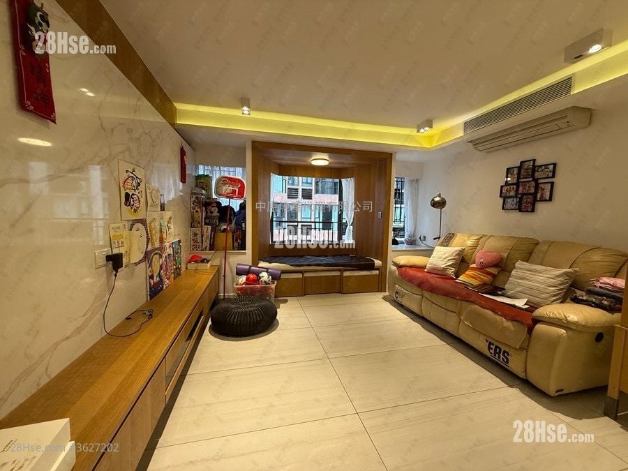 碧华花园 售盘 3 房 1,211 平方尺 ( 112.5 平方米 )