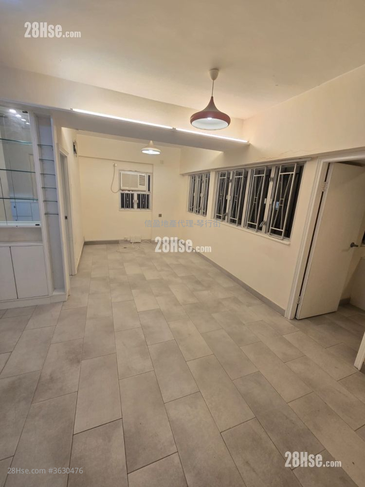 Fok Wa Mansion Sell 3 Bedrooms , 1 Bathroom 554 ft² ( 51.5 m² )