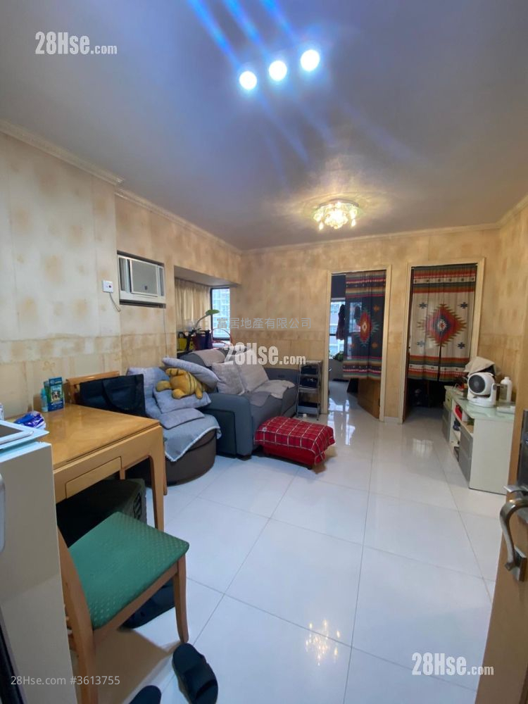 Lai Bo Garden Sell 2 Bedrooms , 1 Bathroom 410 ft² ( 38.1 m² )