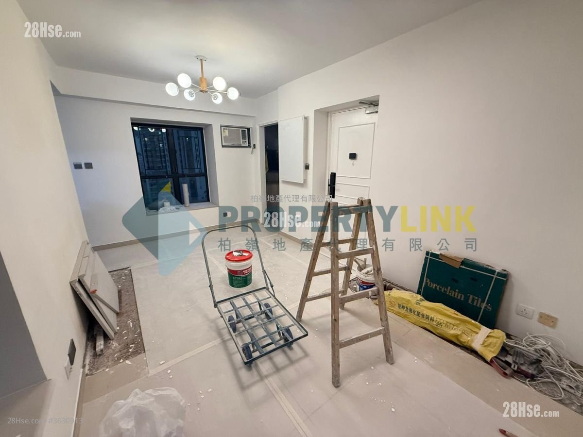 Scenic Rise Rental 2 Bedrooms , 1 Bathroom 487 ft² ( 45.2 m² )