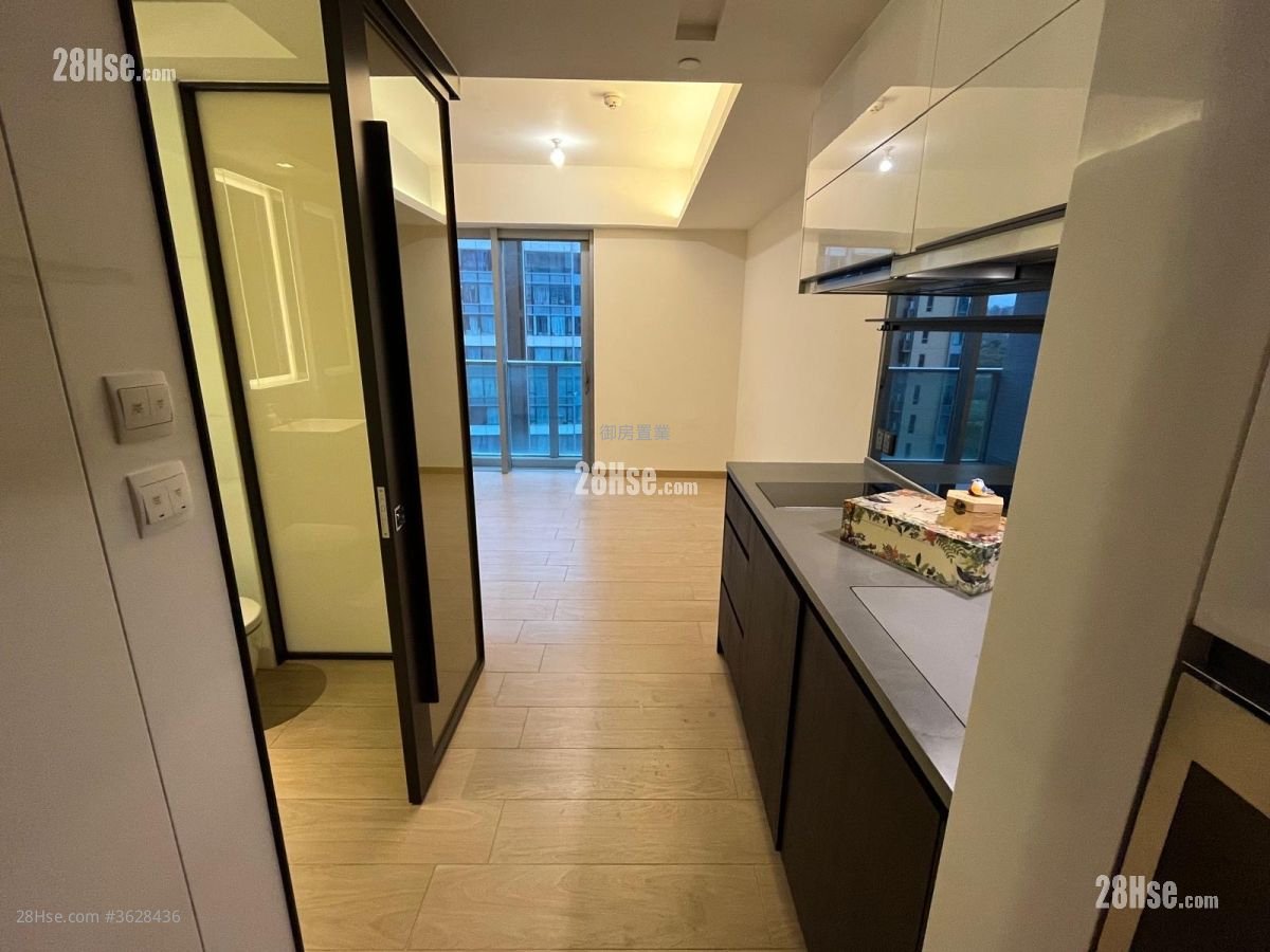 峻峦 租盘 251 平方尺 ( 23.3 平方米 )