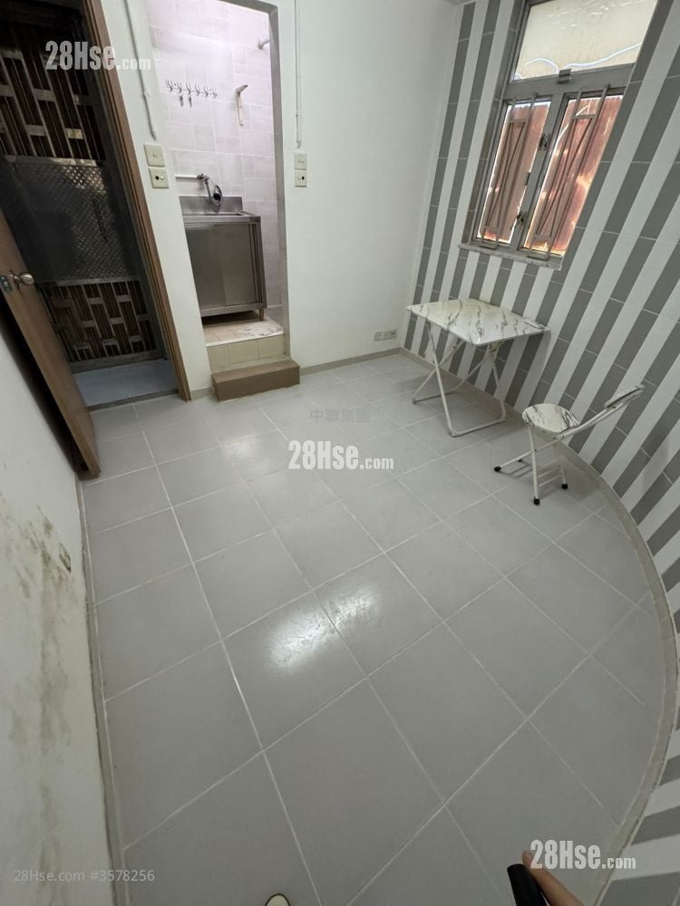 恒隆大厦 租盘 开放式间隔 , 1 浴室 116 平方尺 ( 10.8 平方米 )