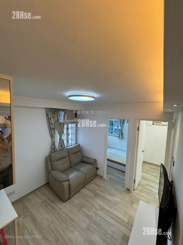 Merlin Centre Sell 2 Bedrooms 262 ft² ( 24.3 m² )