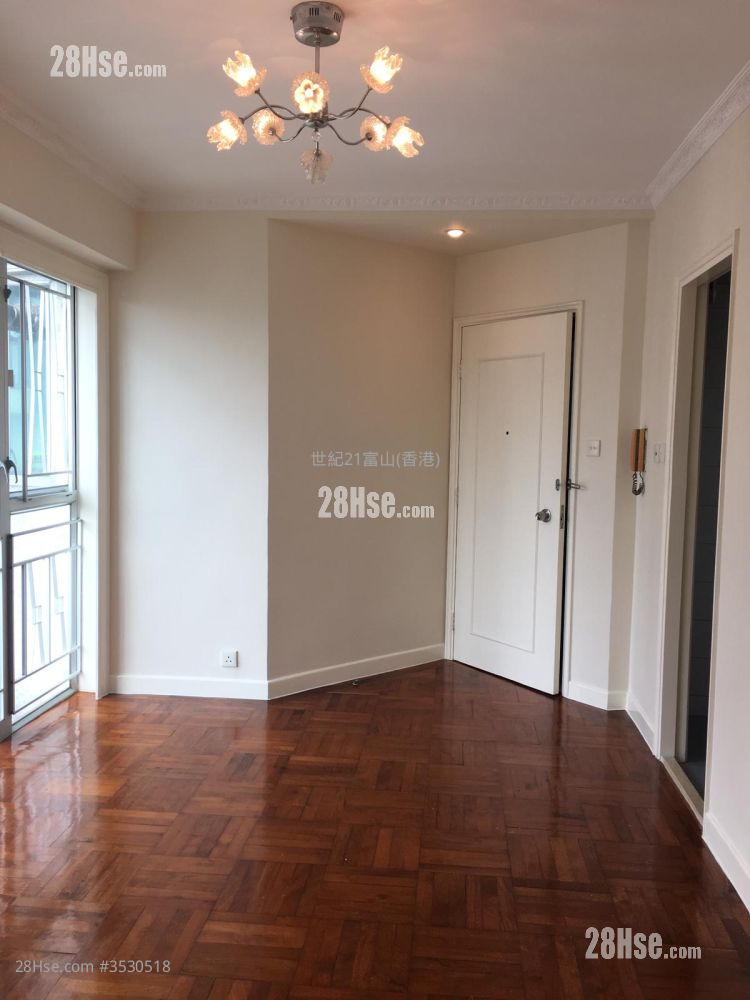 Wealth Garden Sell 3 Bedrooms , 2 Bathrooms 398 ft² ( 37.0 m² )