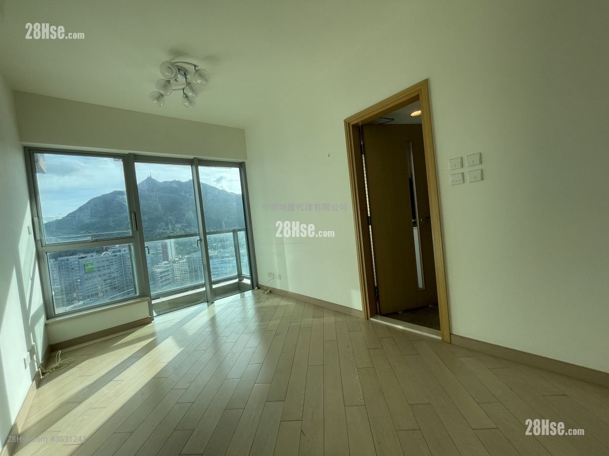 Century Gateway Sell 2 Bedrooms 483 ft² ( 44.9 m² )