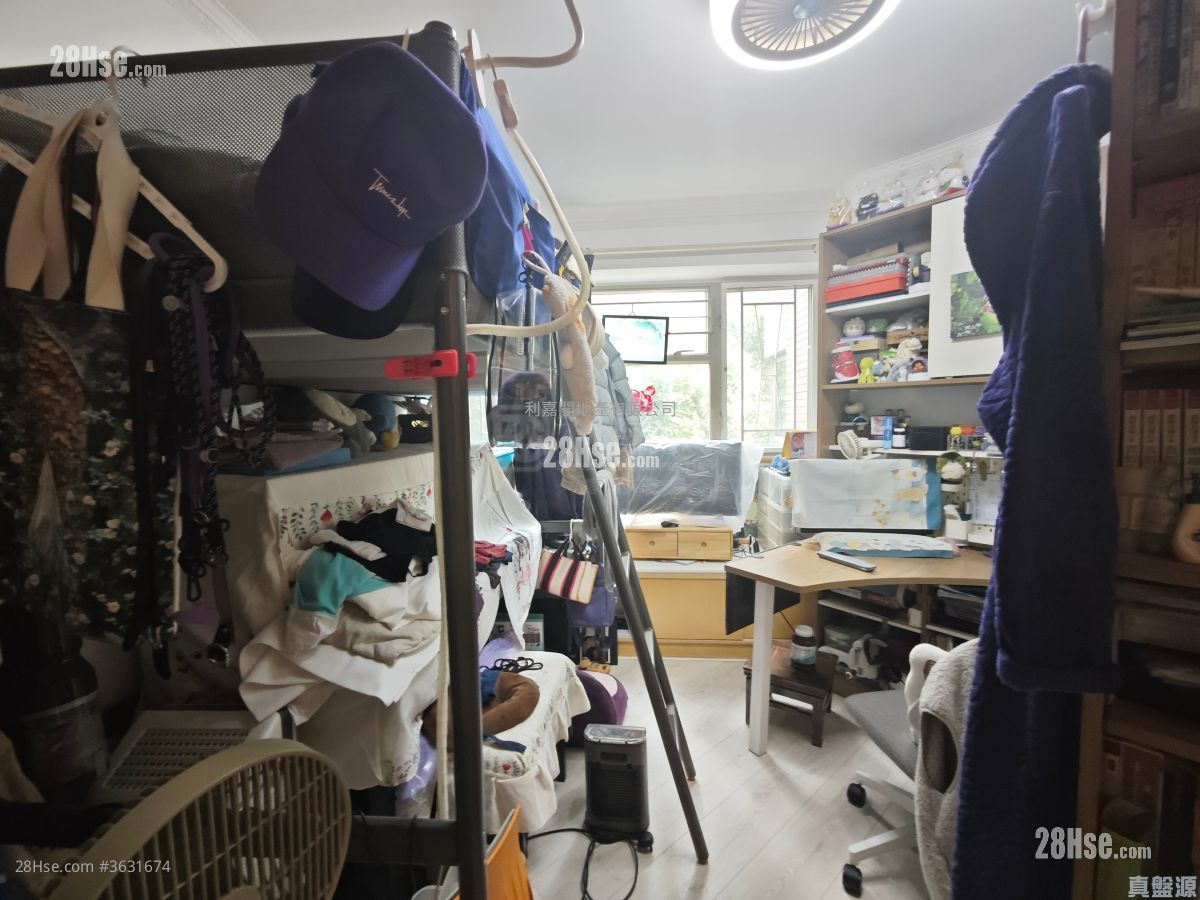 Island Place Sell 3 Bedrooms , 2 Bathrooms 746 ft² ( 69.3 m² )