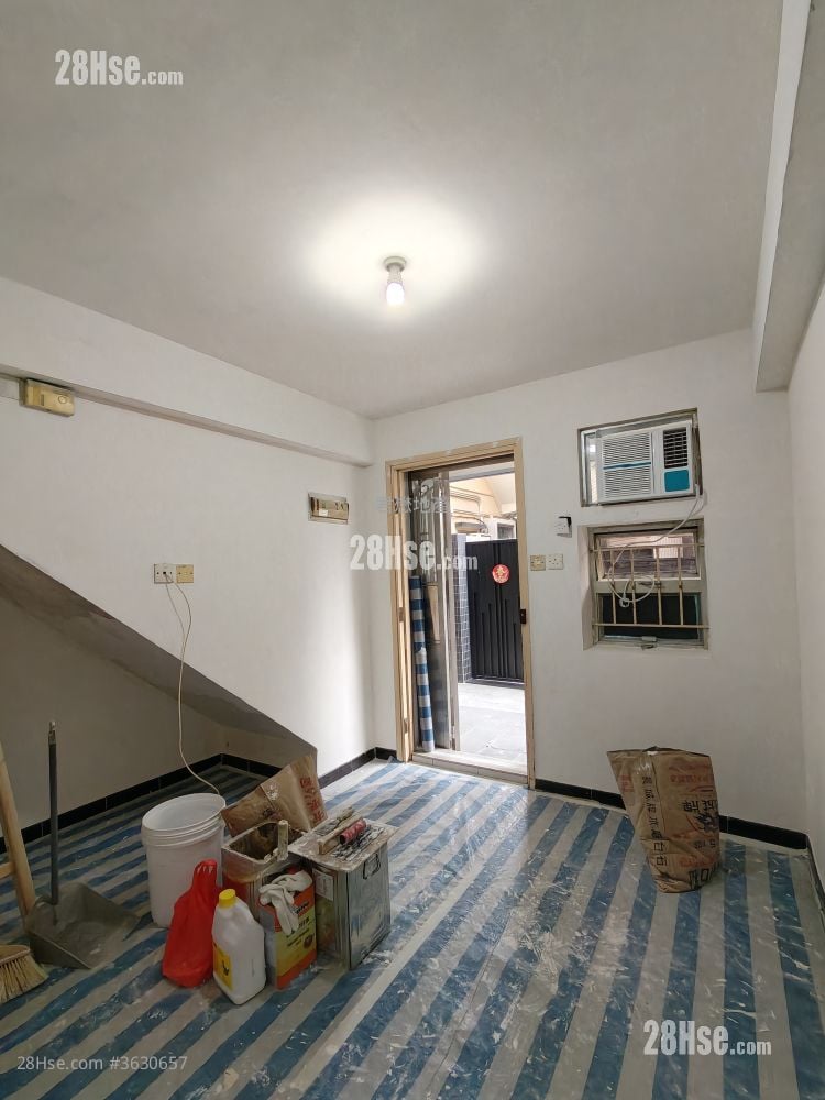 村屋 租盘 1 房 , 1 浴室 300 平方尺 ( 27.9 平方米 )