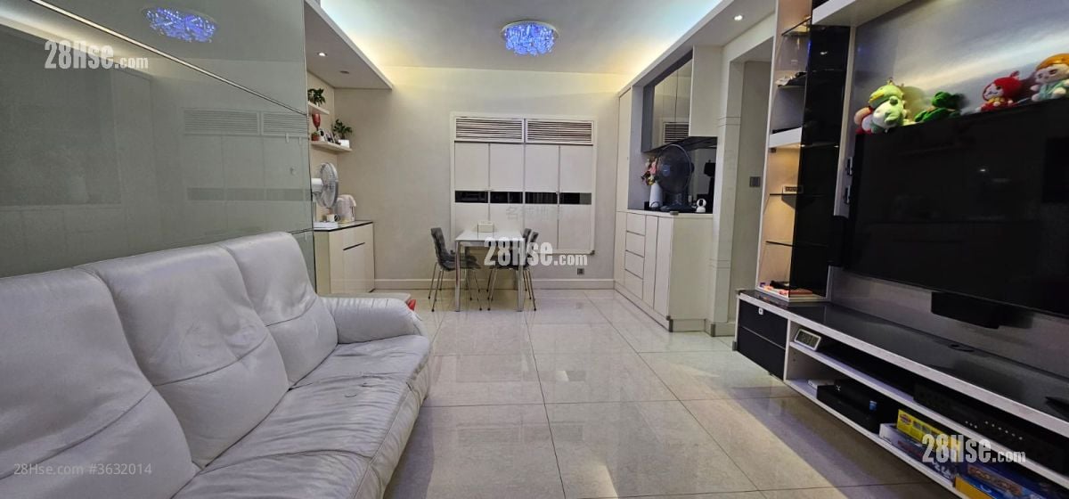 Festival City Sell 3 Bedrooms , 2 Bathrooms 786 ft² ( 73.0 m² )