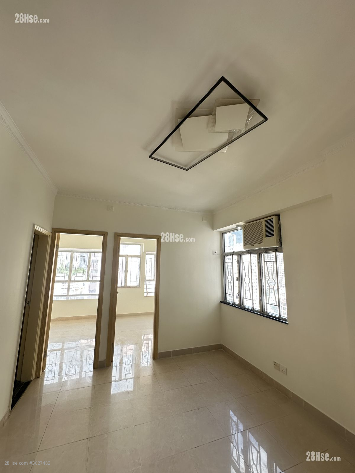 Hsin Kuang Centre Rental 2 Bedrooms , 1 Bathroom 382 ft² ( 35.5 m² )