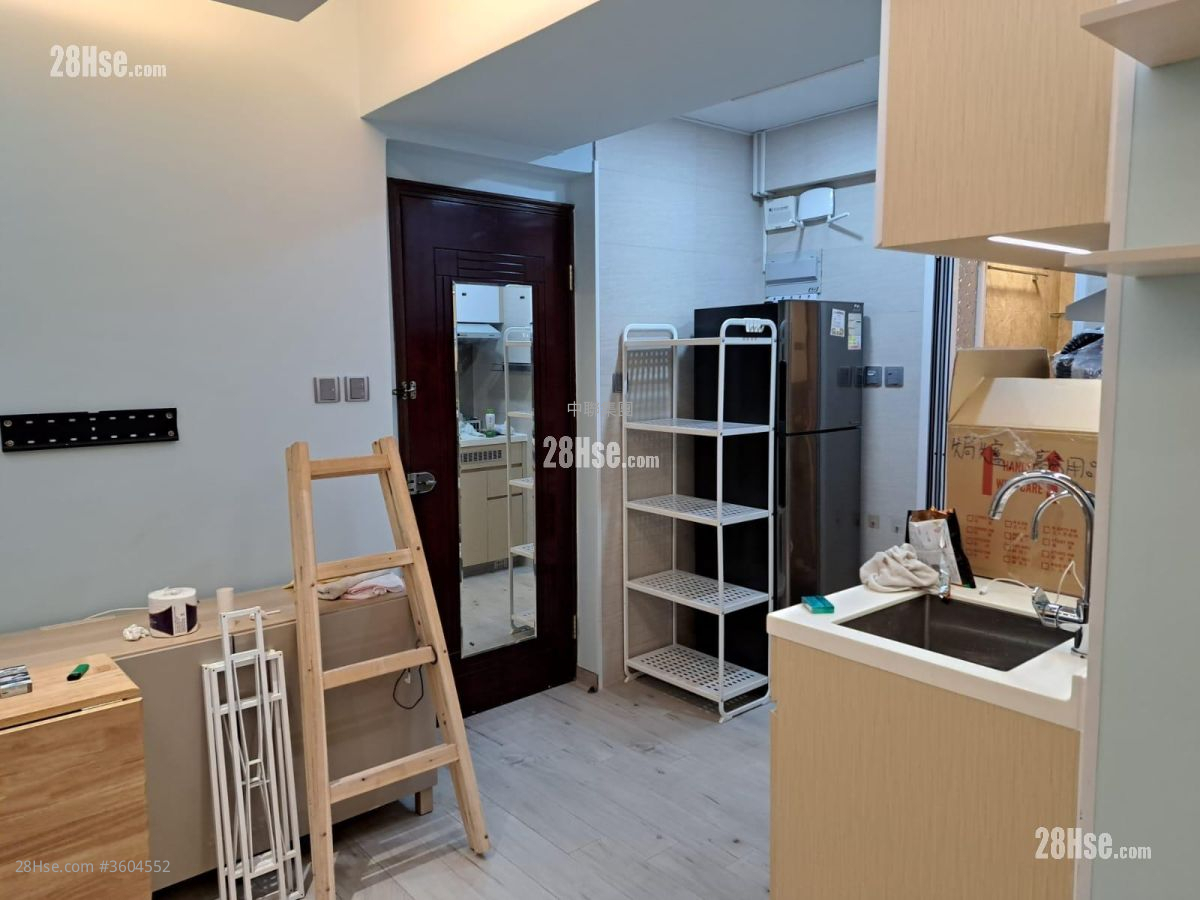 Kam Fai Building Sell 2 Bedrooms , 1 Bathroom 302 ft² ( 28.1 m² )