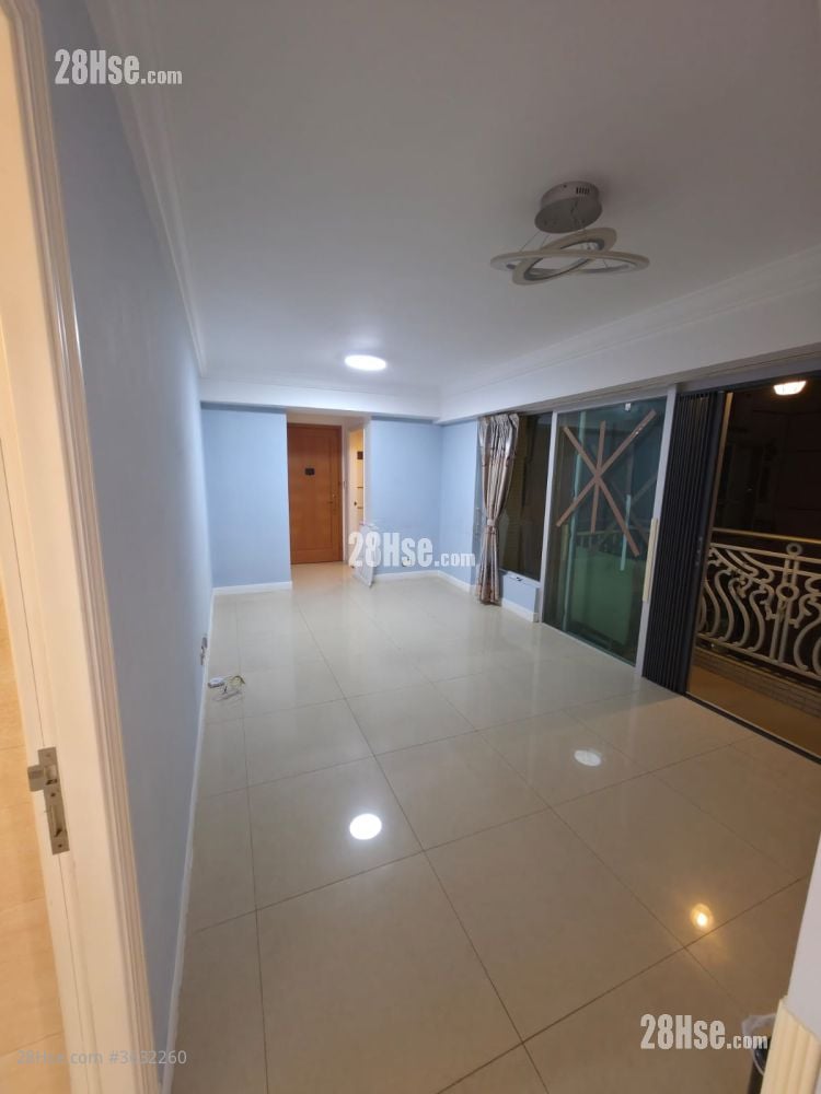 Vianni Cove Rental 2 Bedrooms , 1 Bathroom 553 ft² ( 51.4 m² )