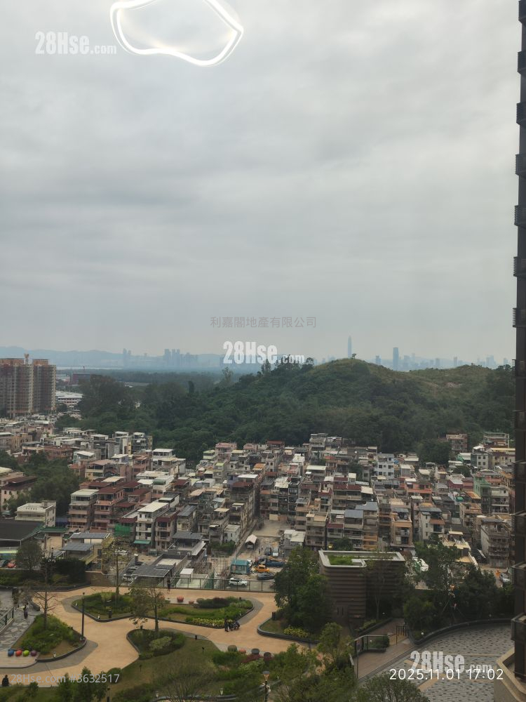 Sun Yuen Long Centre Sell 2 Bedrooms 485 ft² ( 45.1 m² )