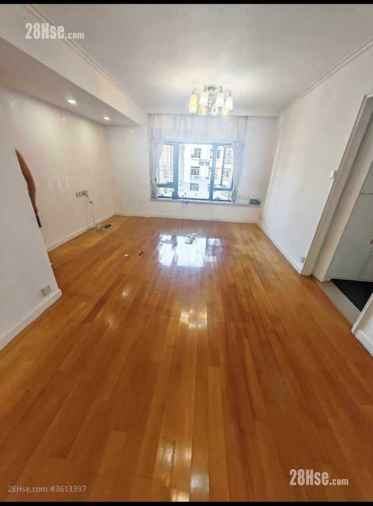 Perth Garden Rental 3 Bedrooms , 2 Bathrooms 809 ft² ( 75.2 m² )