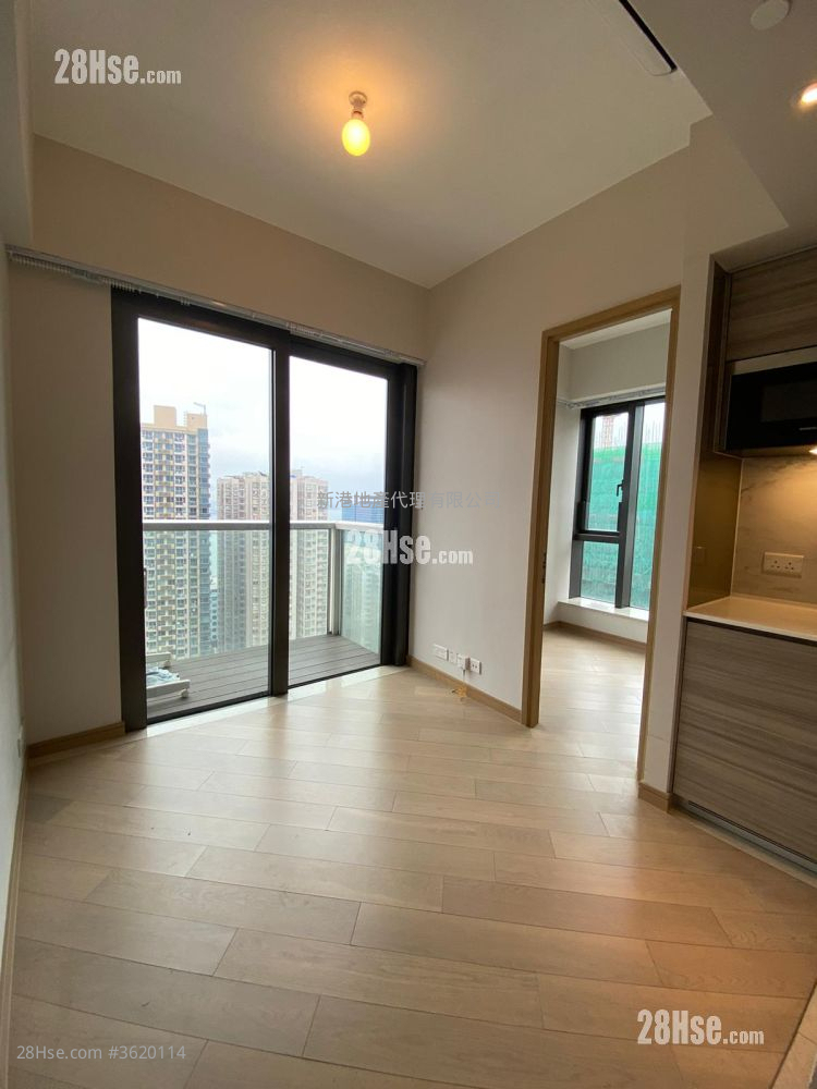 傲形 售盘 1 房 , 1 浴室 246 平方尺 ( 22.9 平方米 )