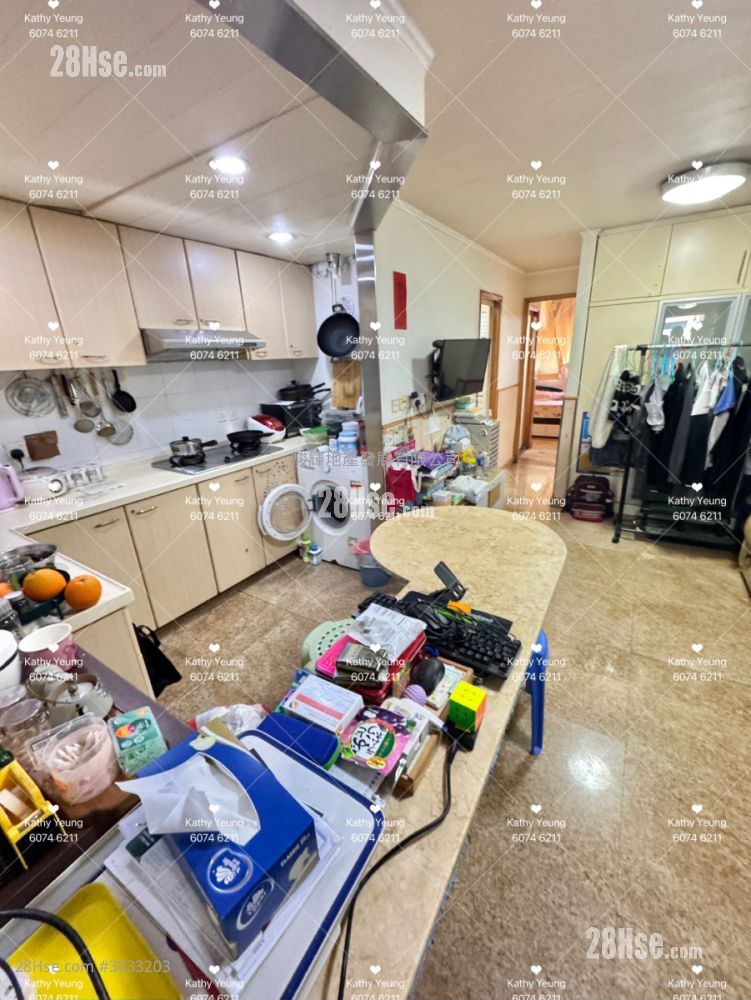 Kim Tak Building Sell 3 Bedrooms , 3 Bathrooms 611 ft² ( 56.8 m² )