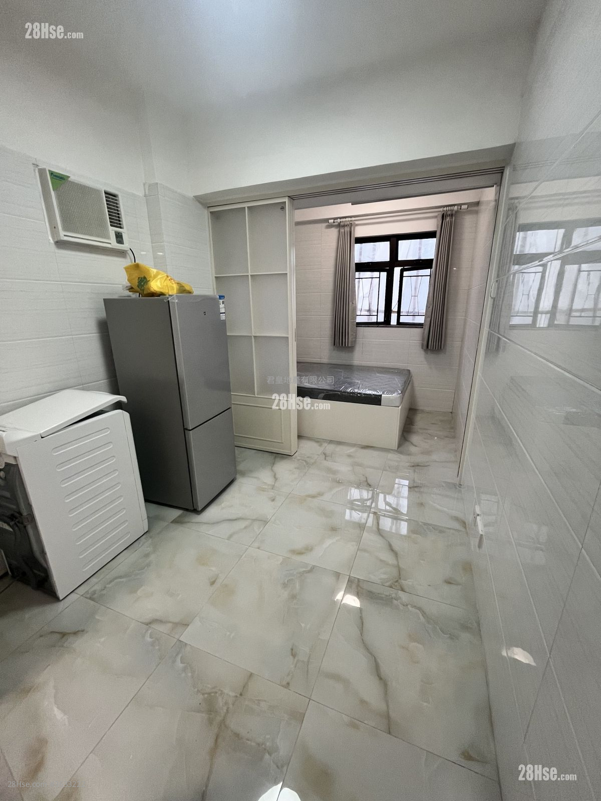 Wah Lok Building Rental 1 Bedroom , 1 Bathroom 180 ft² ( 16.7 m² )