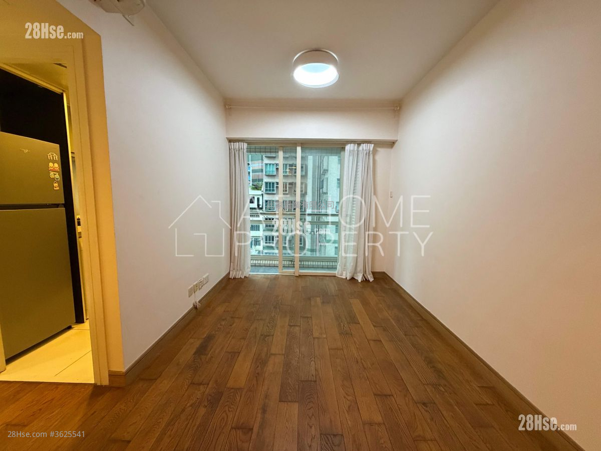 Centre Stage Rental 2 Bedrooms , 1 Bathroom 443 ft² ( 41.2 m² )
