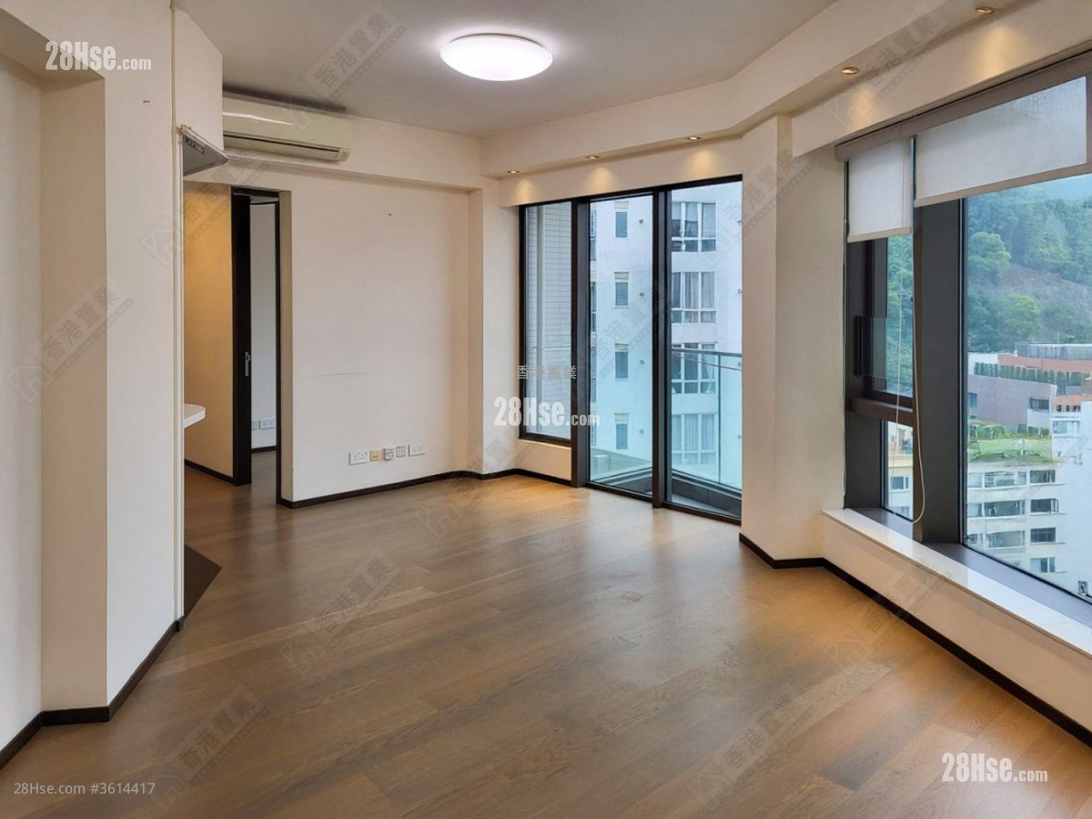 Regent Hill Sell 3 Bedrooms , 2 Bathrooms 884 ft² ( 82.1 m² )